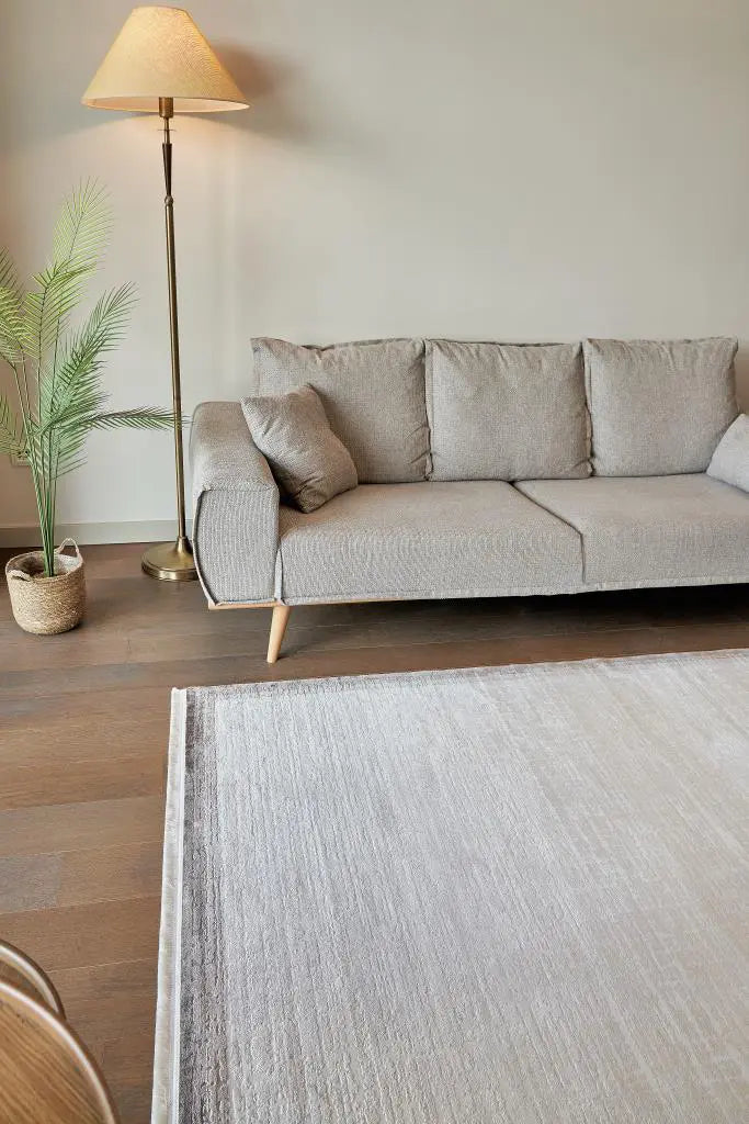 Apex Calista 1742 Bej Çerçeve Desen Viskon Özel Tezgah Halısı