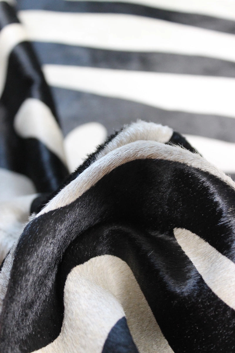 Zebra Desen Holstein Dana Postu