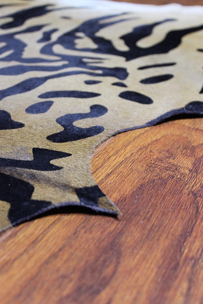 Leopar Desen Holstein Dana Postu