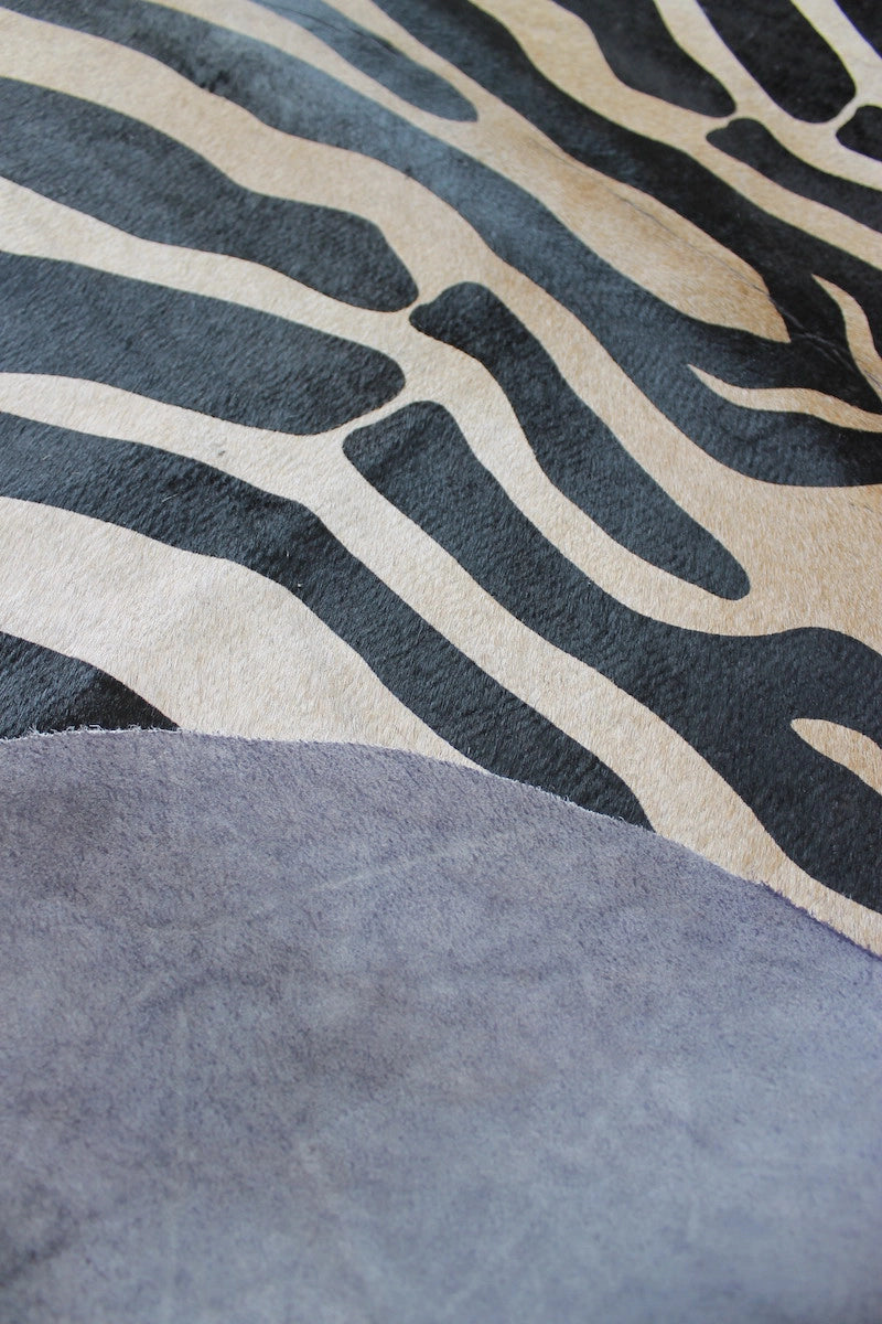 Zebra Desen Holstein Dana Postu