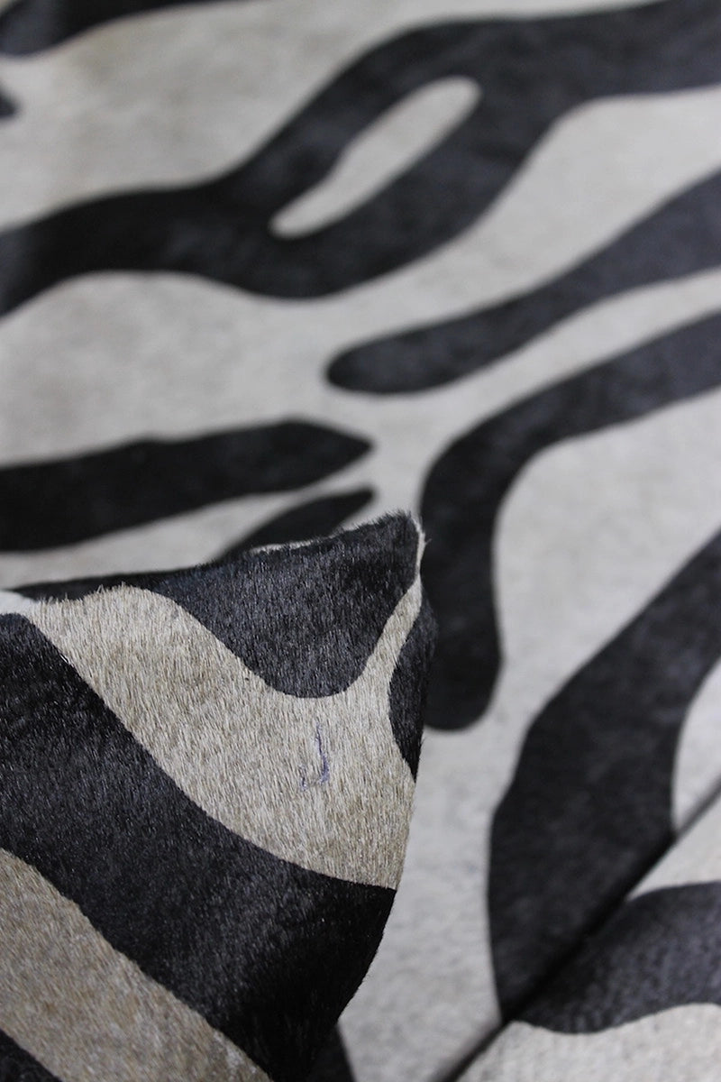 Zebra Desen Holstein Dana Postu