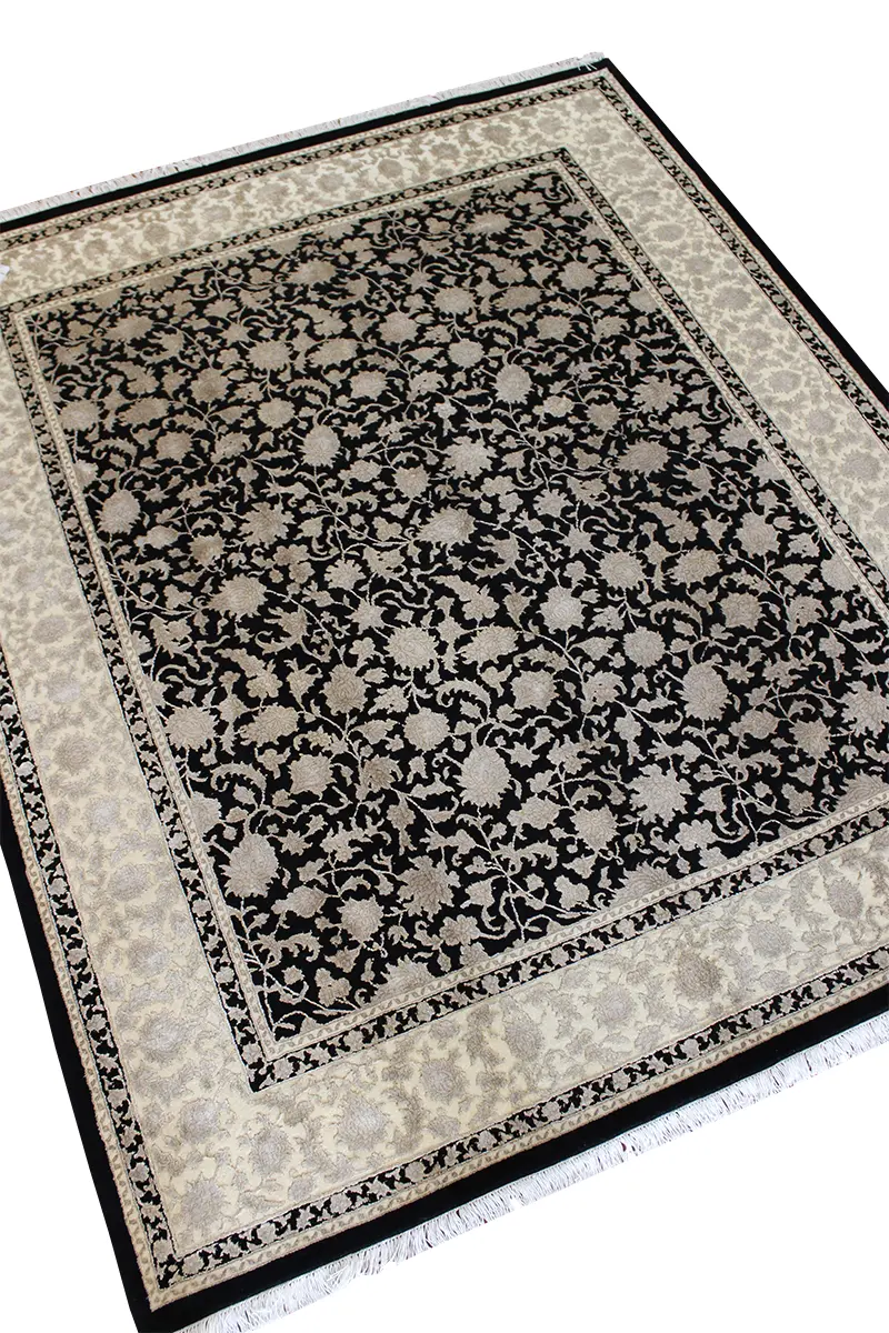 El Dokuma Siyah Uşak Desenli Yün Halı