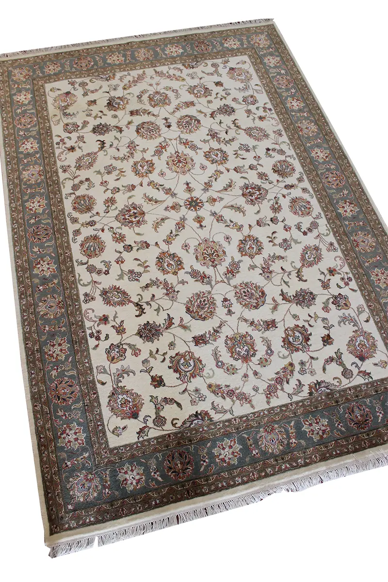 El Dokuma Krem Uşak Desenli Yün Halı