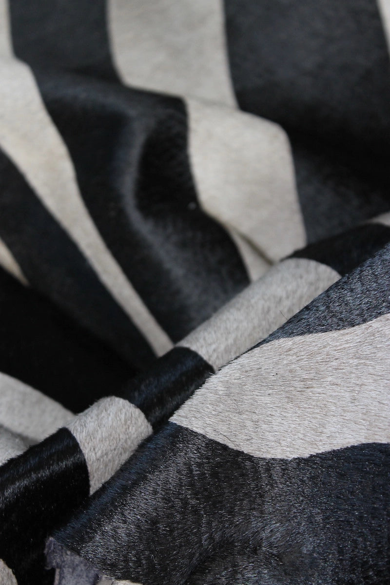 Zebra Desen Holstein Dana Postu