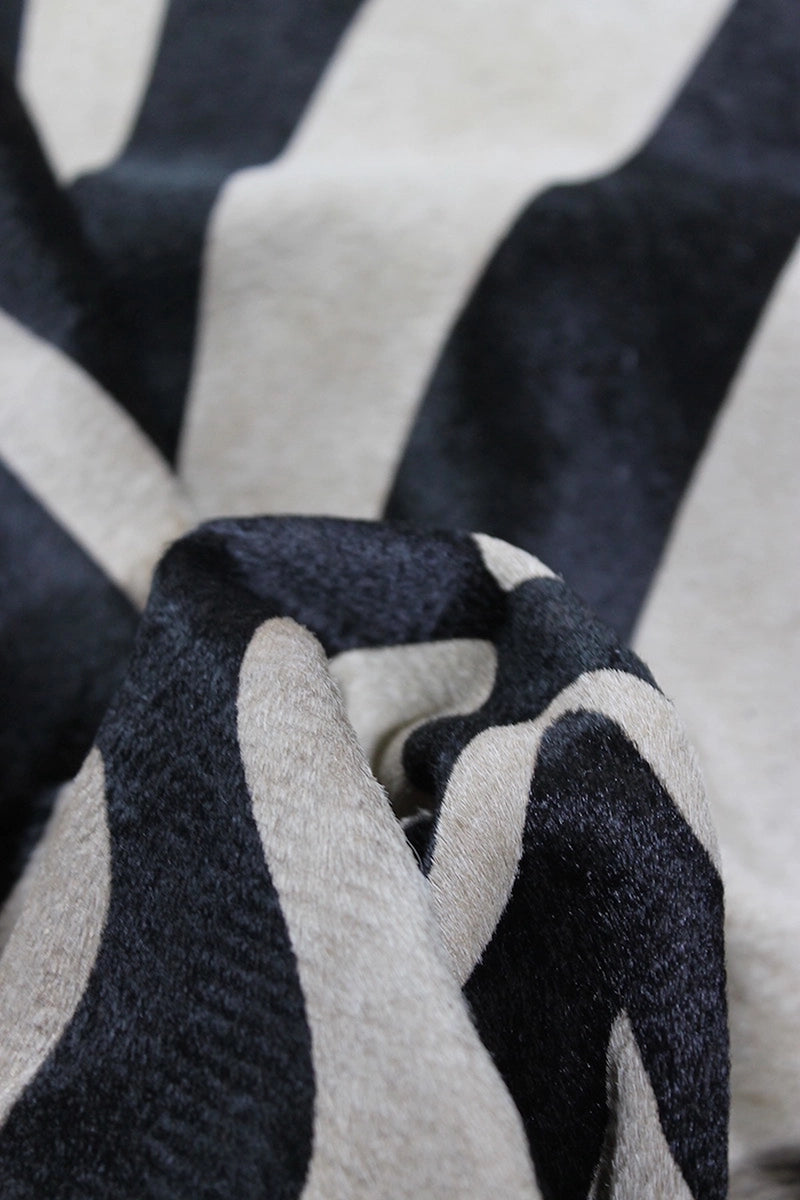 Zebra Desen Holstein Dana Postu