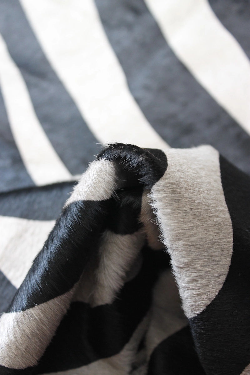 Zebra Desen Holstein Dana Postu