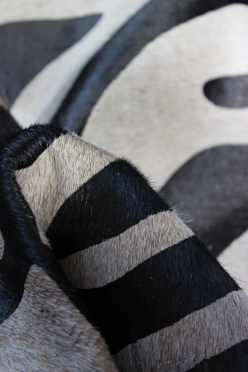 Zebra Desen Holstein Dana Postu