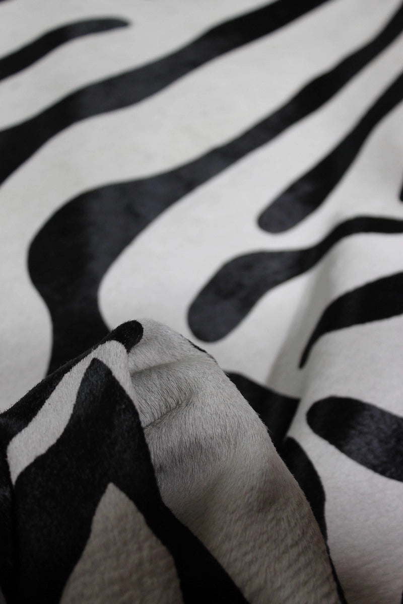 Zebra Desen Holstein Dana Postu