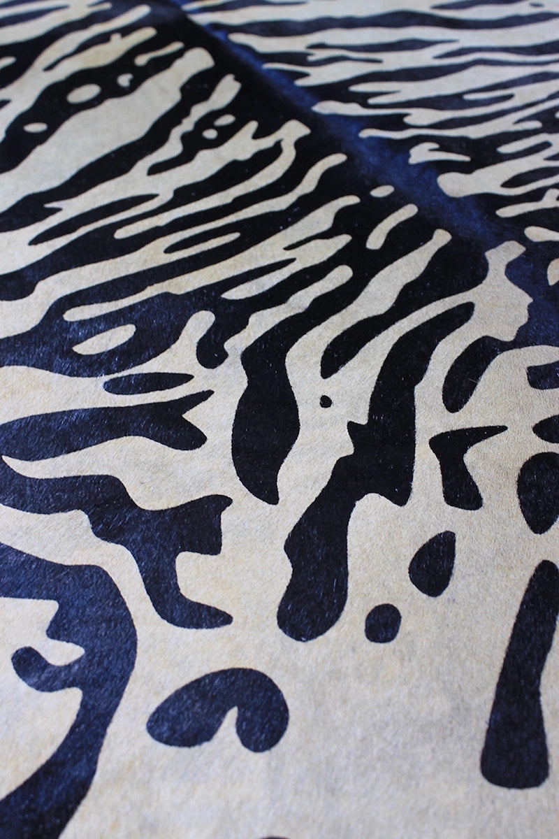 Leopar Desen Holstein Dana Postu