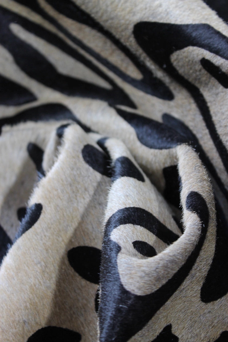 Leopar Desen Holstein Dana Postu