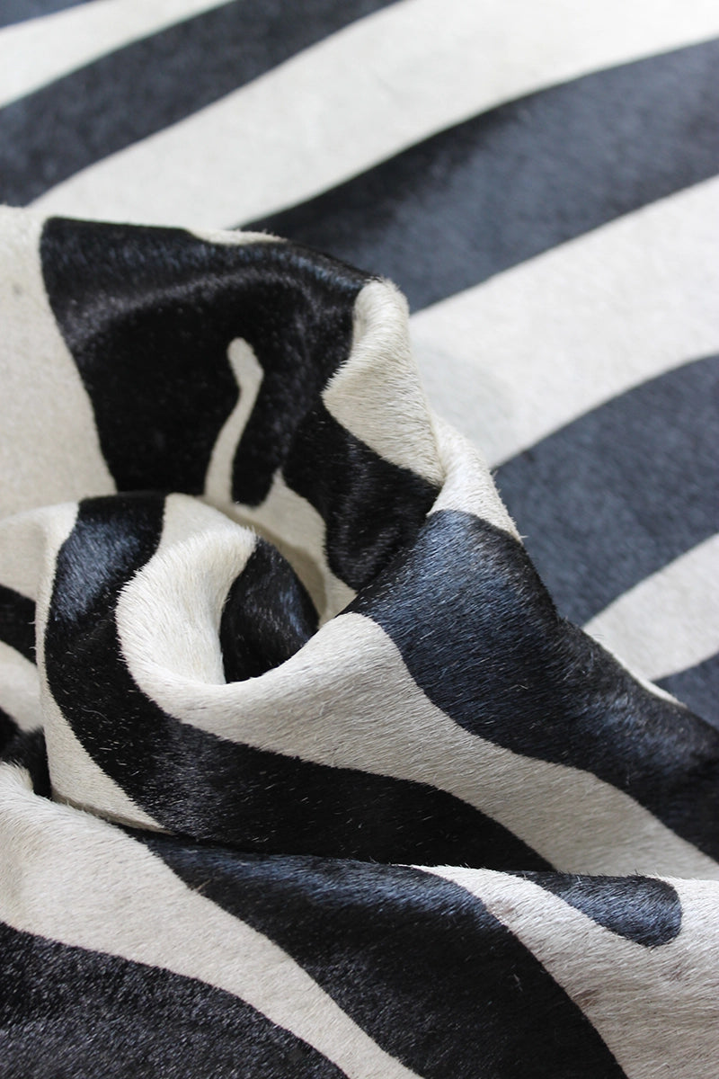 Zebra Desen Holstein Dana Postu