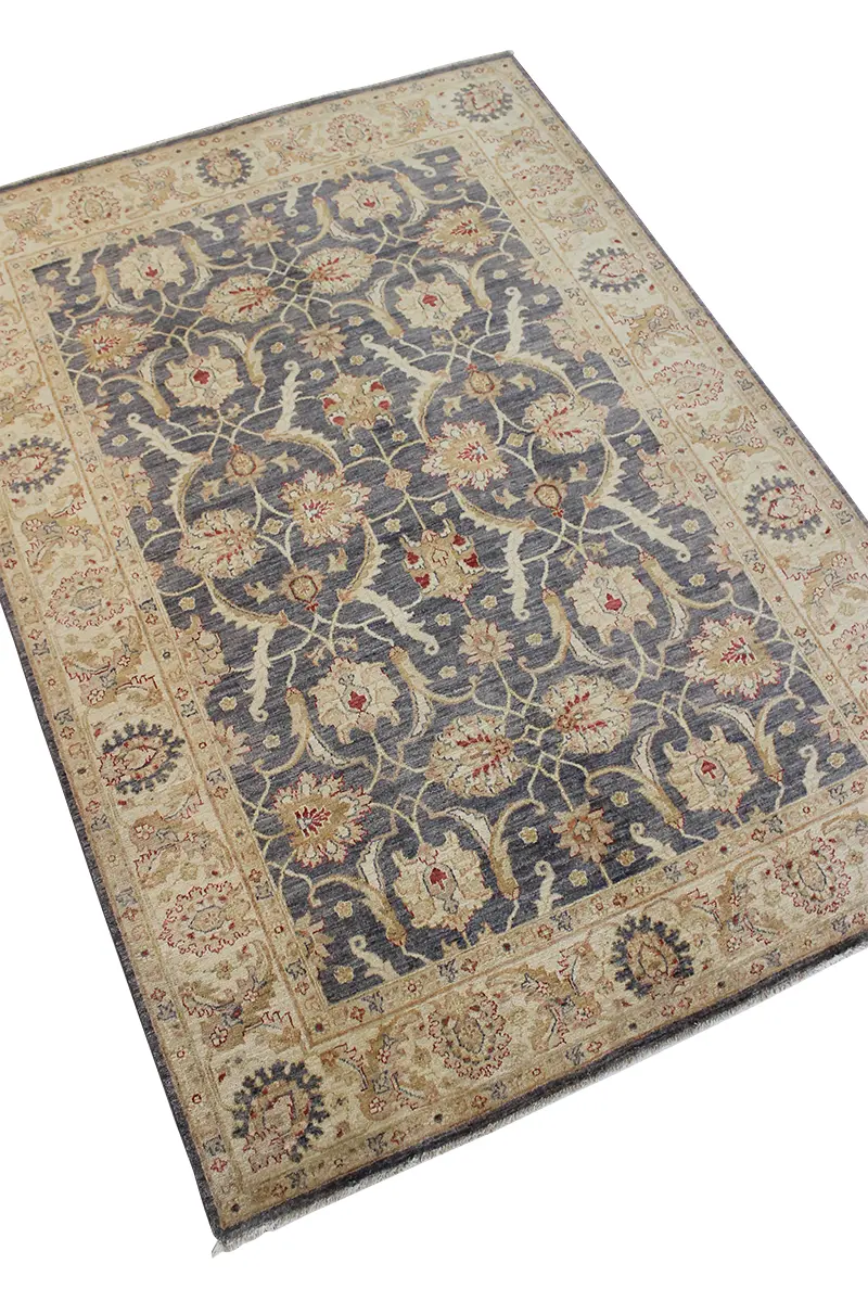 El Dokuma Bej Uşak Desenli Yün Halı