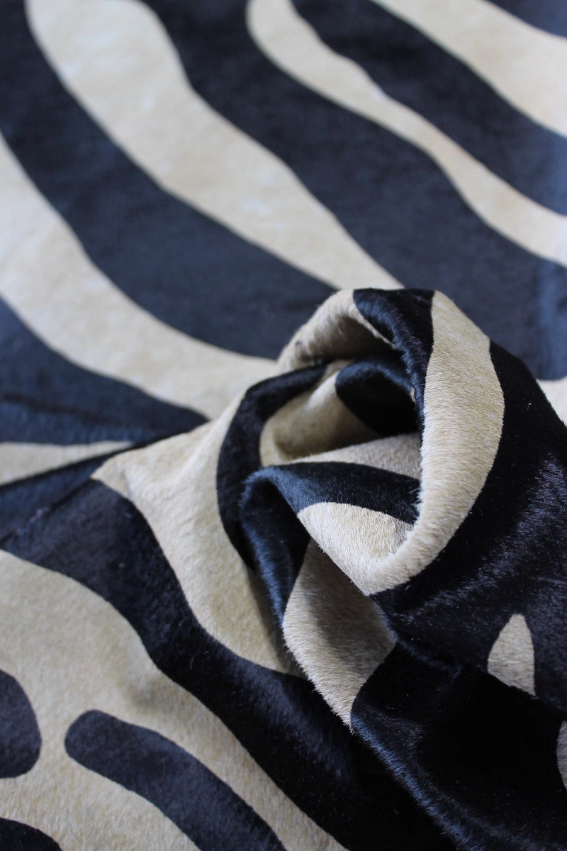 Zebra Desen Holstein Dana Postu