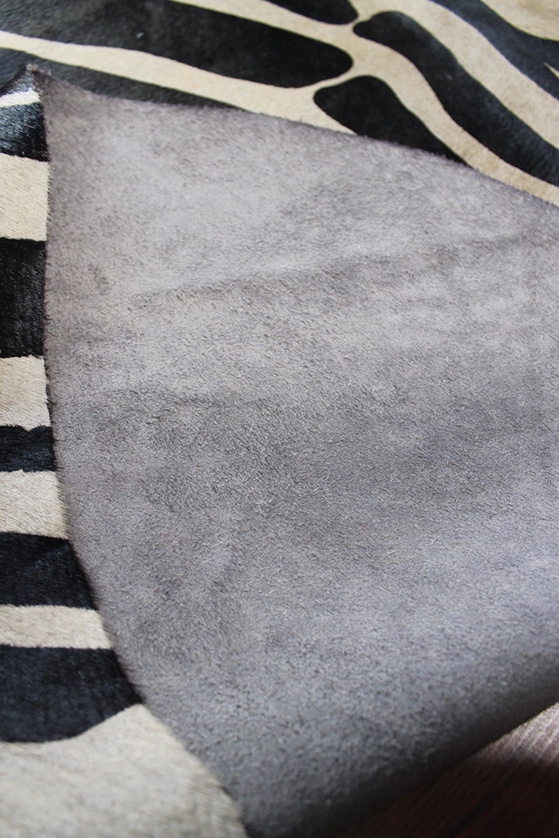 Zebra Desen Holstein Dana Postu