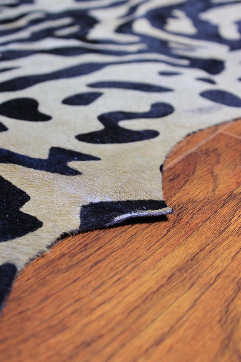 Leopar Desen Holstein Dana Postu