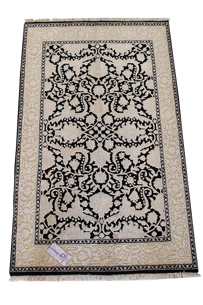 El Dokuma Siyah Uşak Desenli Yün Halı