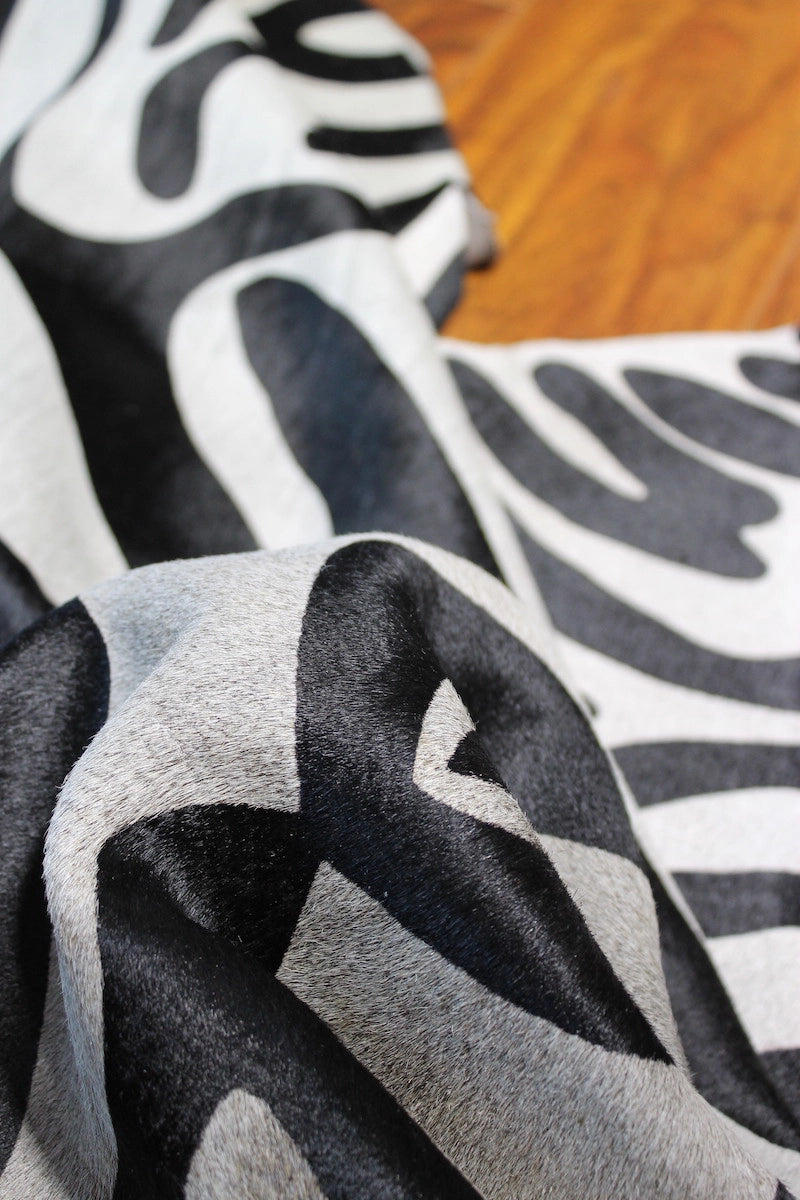 Zebra Desen Holstein Dana Postu