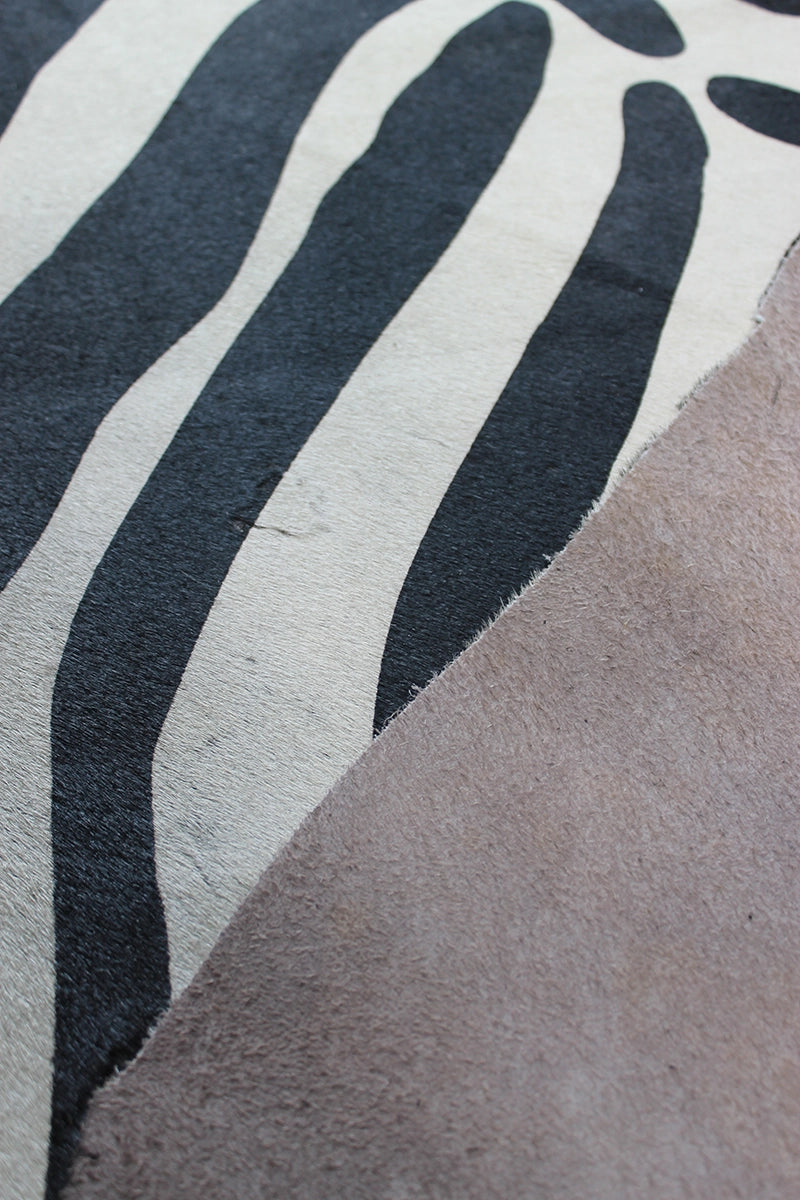 Zebra Desen Holstein Dana Postu