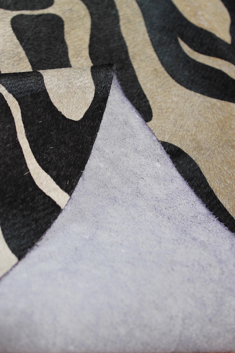 Zebra Desen Holstein Dana Postu