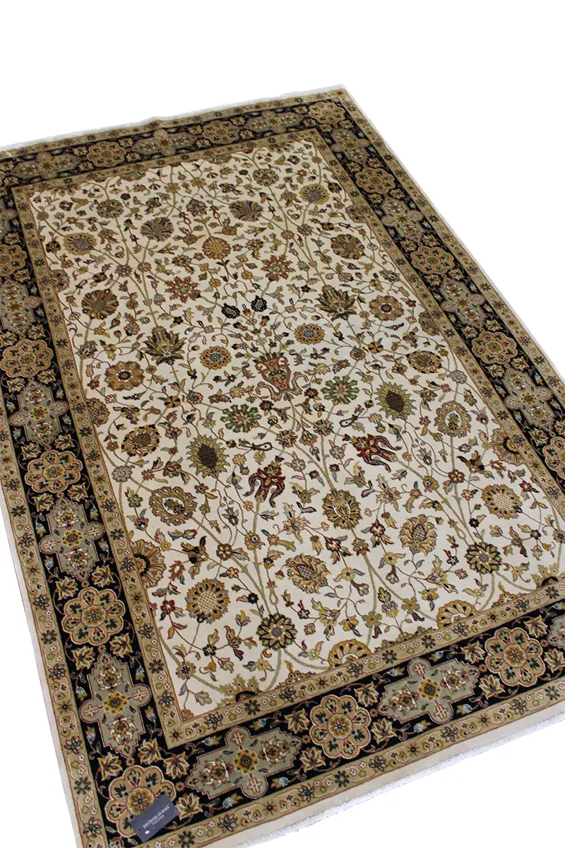 El Dokuma Krem Uşak Desenli Yün Halı