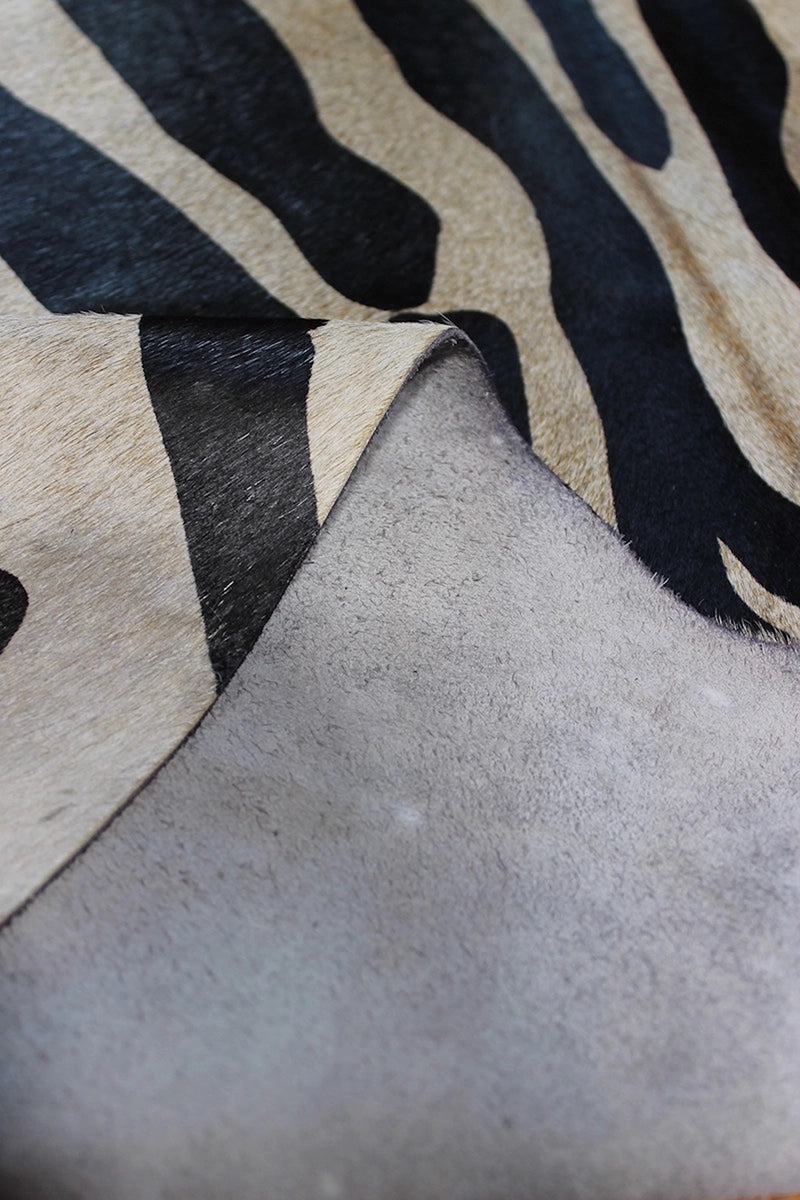 Zebra Desen Holstein Dana Postu