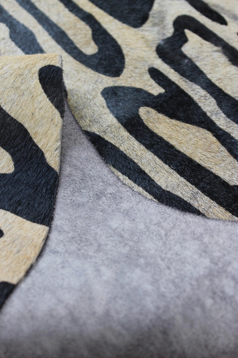 Leopar Desen Holstein Dana Postu