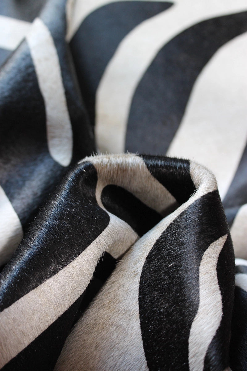 Zebra Desen Holstein Dana Postu