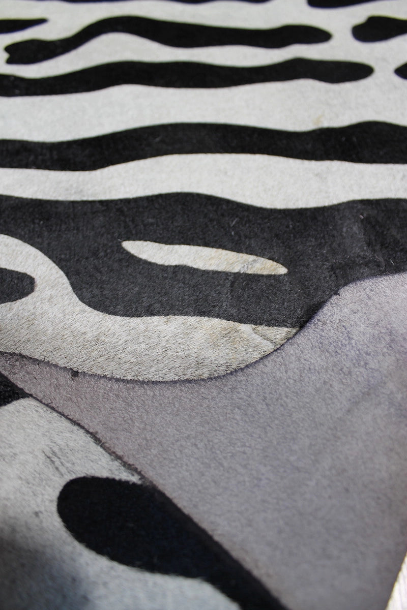 Zebra Desen Holstein Dana Postu