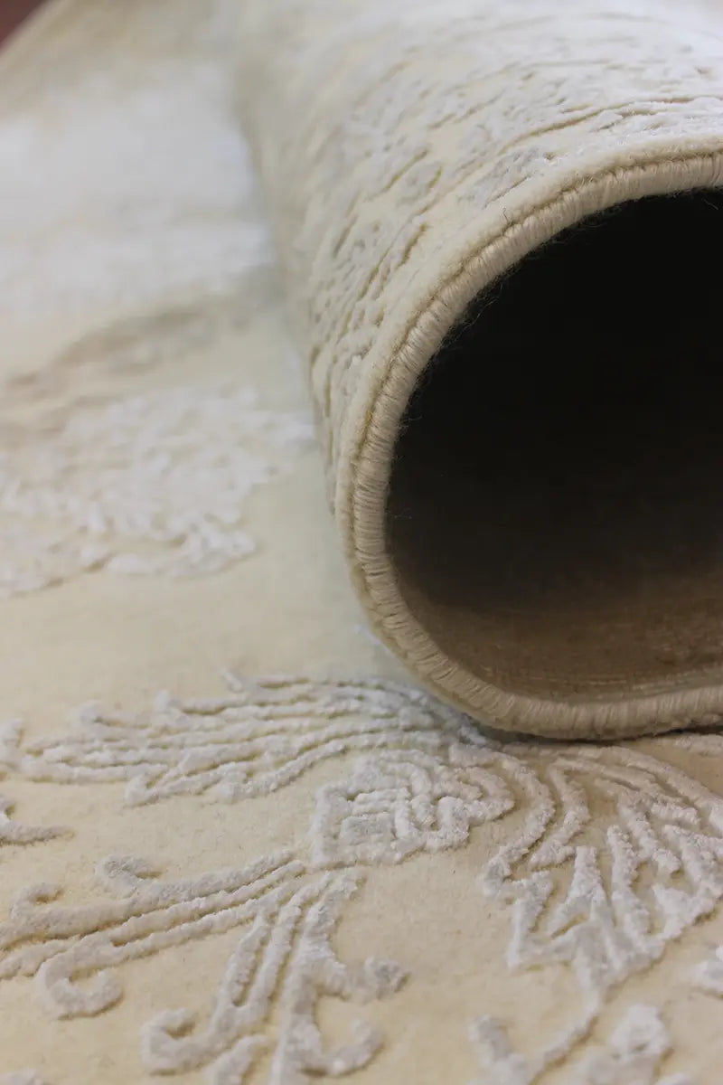 El Dokuma Krem Uşak Desenli Yün Halı
