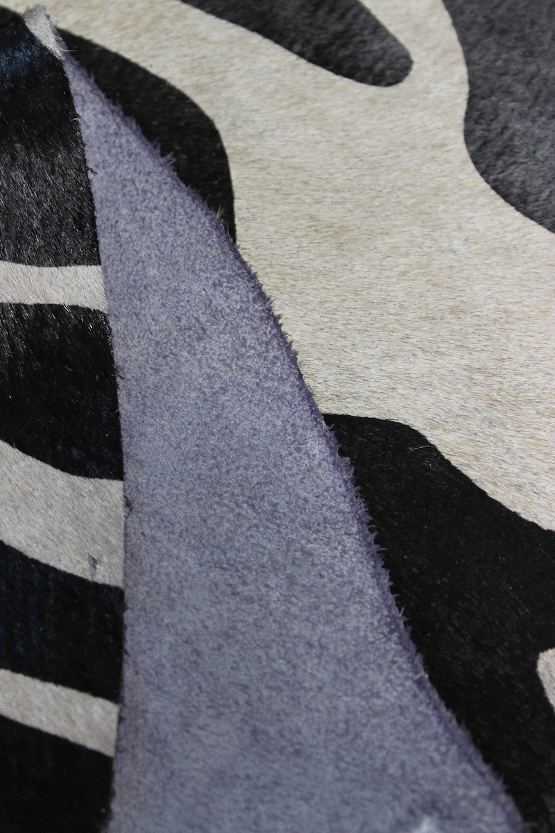 Zebra Desen Holstein Dana Postu