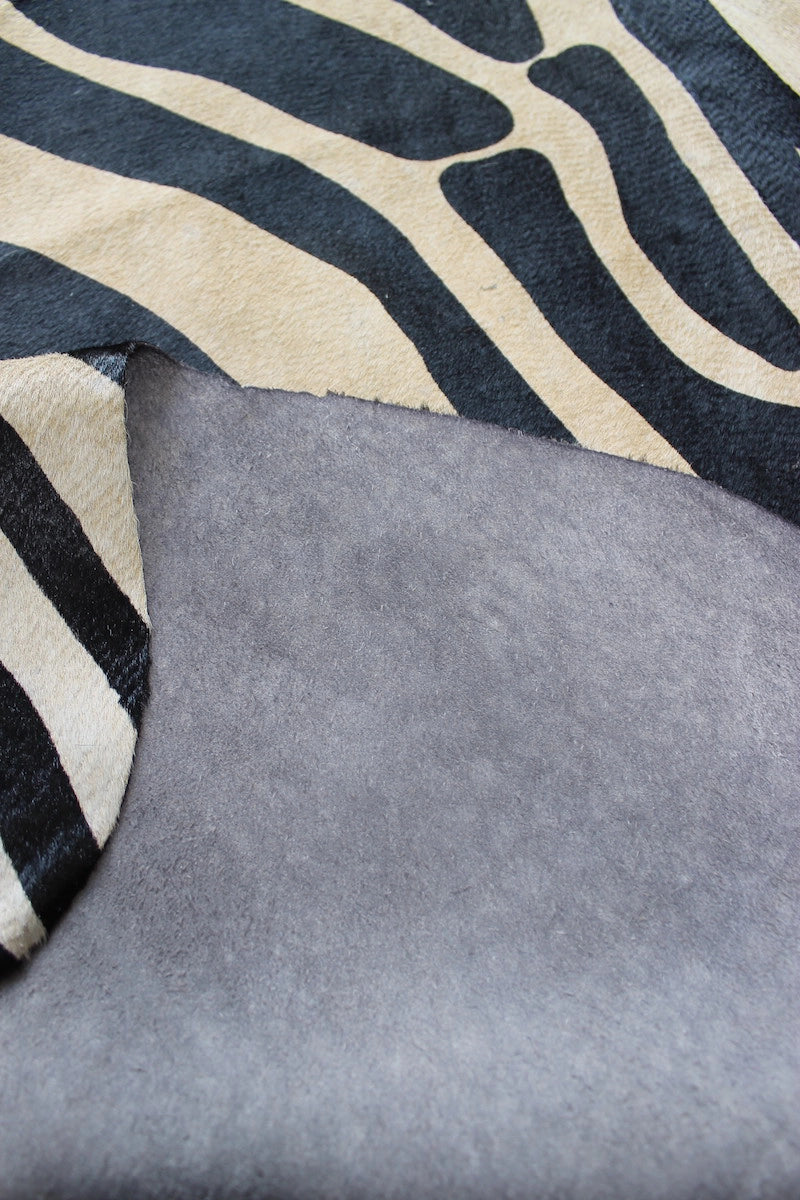 Zebra Desen Holstein Dana Postu