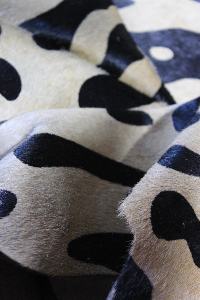 Leopar Desen Holstein Dana Postu