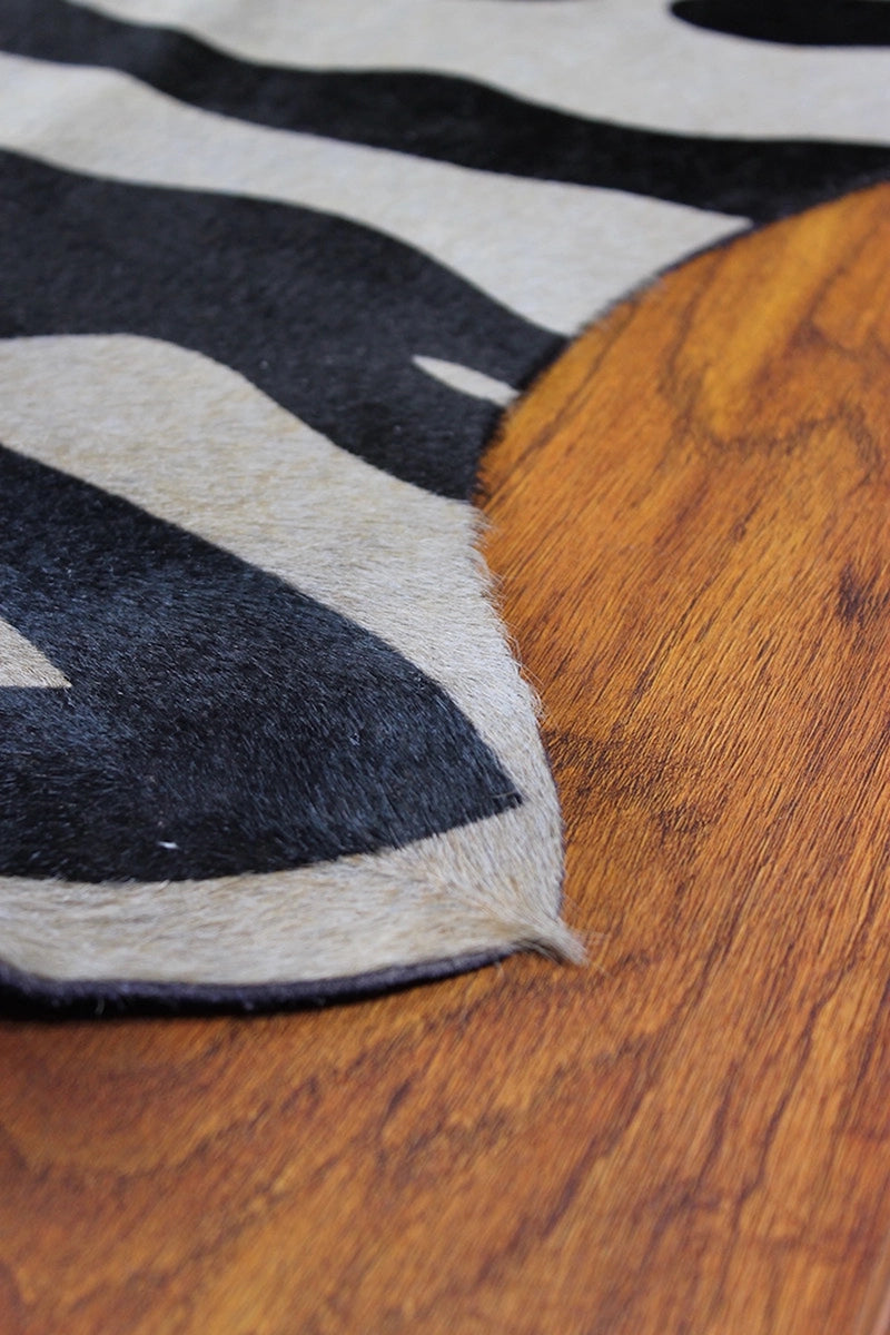 Zebra Desen Holstein Dana Postu