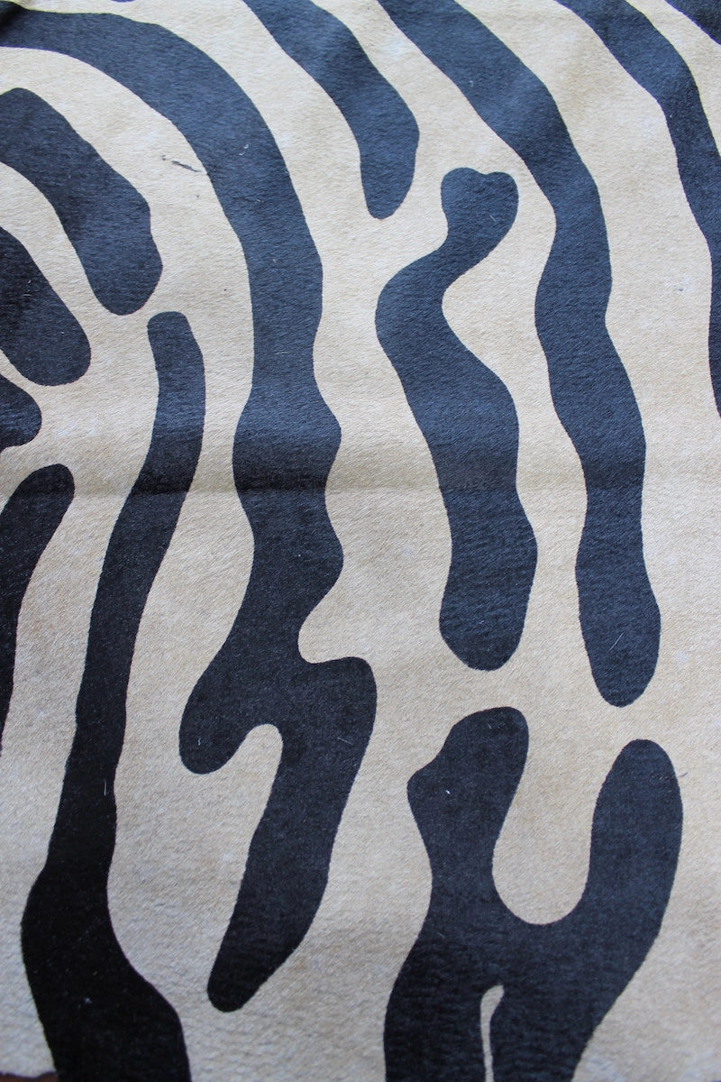 Zebra Desen Holstein Dana Postu