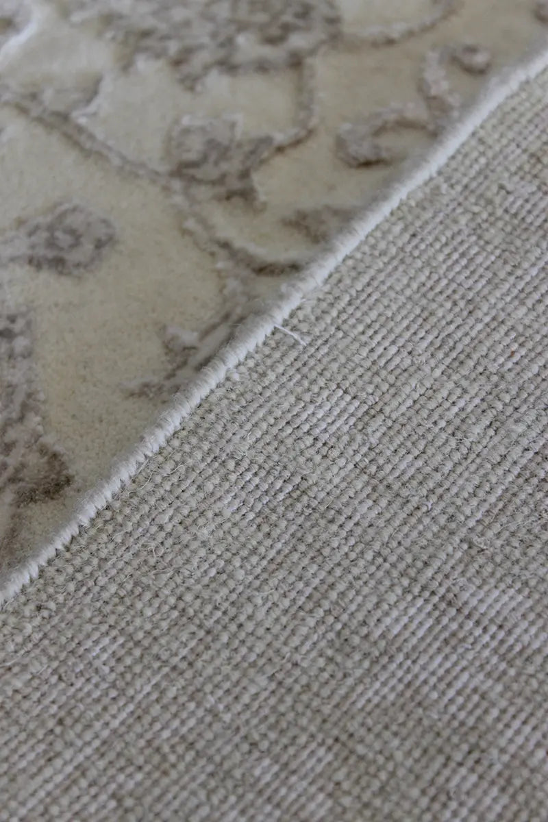 El Dokuma Krem Uşak Desenli Yün Halı