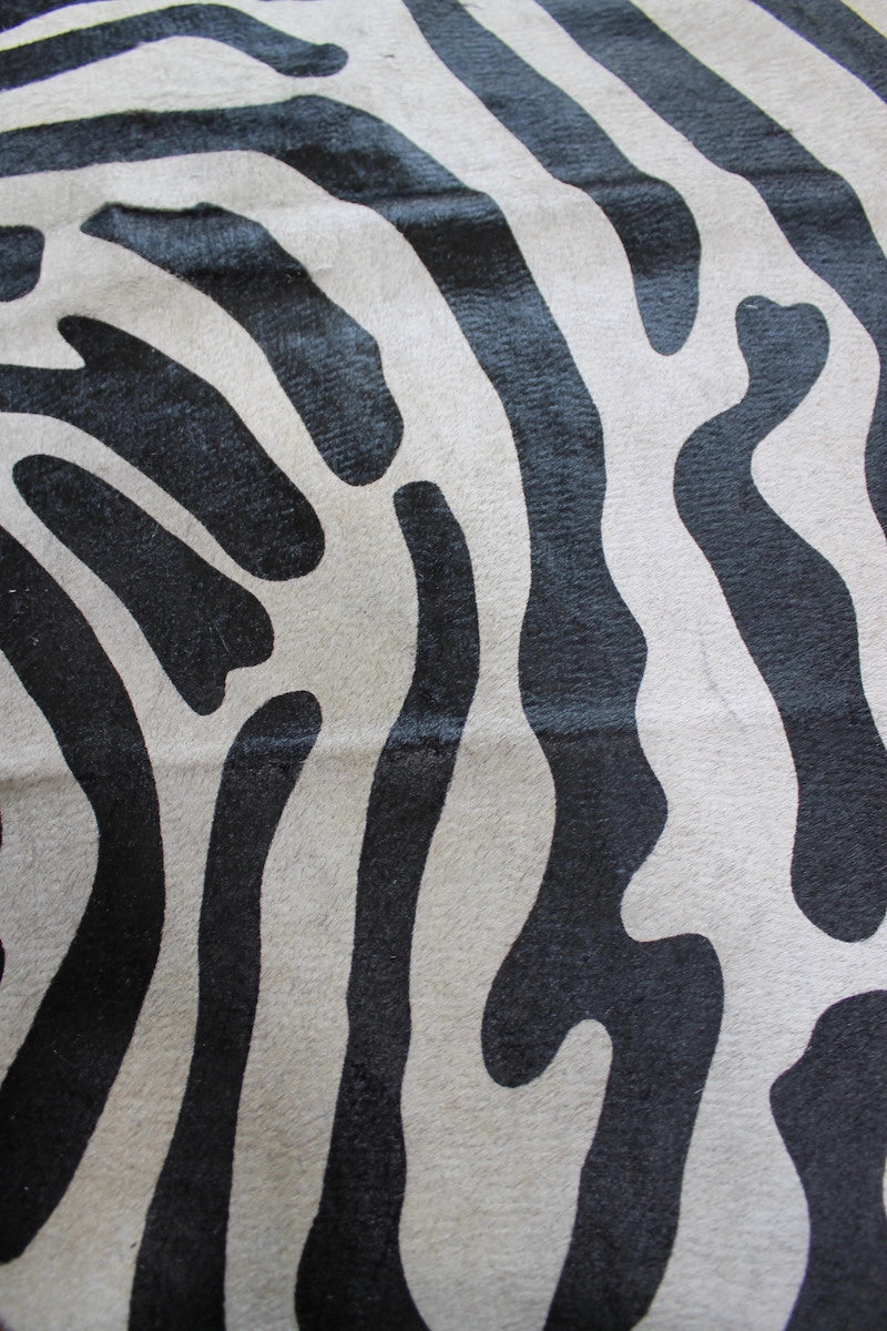 Zebra Desen Holstein Dana Postu