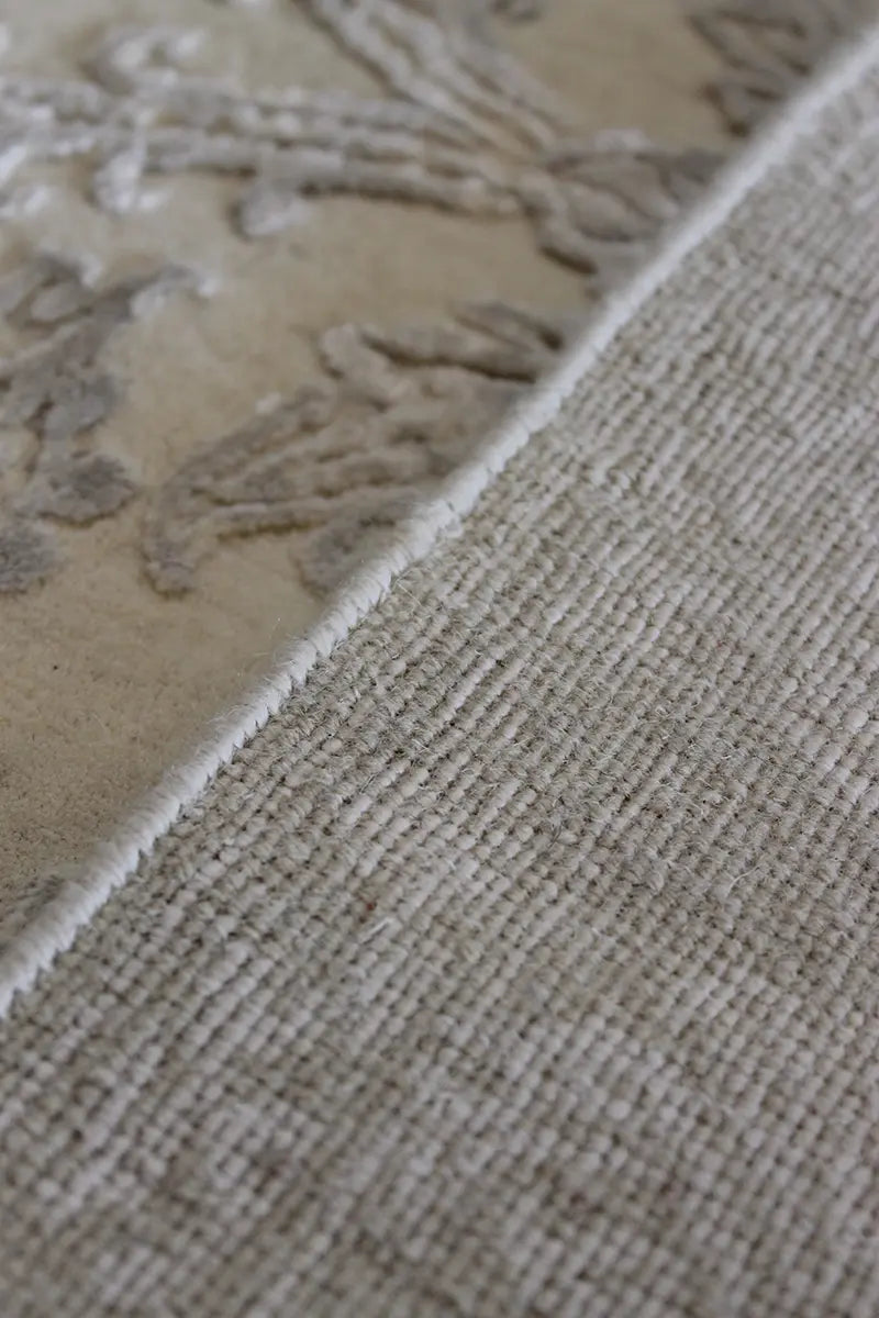 El Dokuma Krem Uşak Desenli Yün Halı