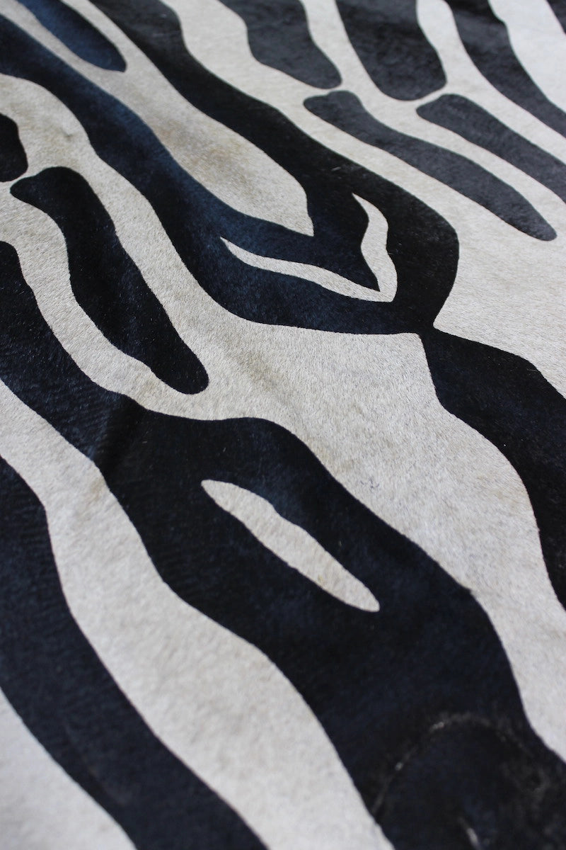 Zebra Desen Holstein Dana Postu