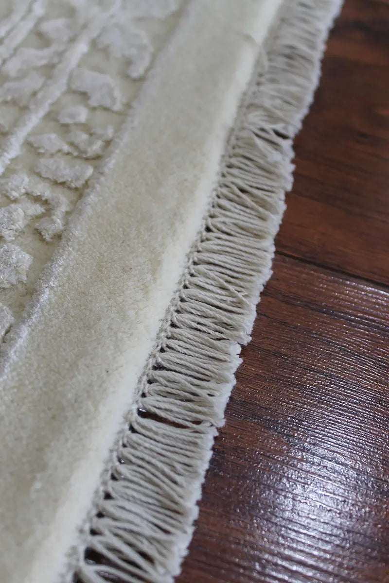 El Dokuma Krem Uşak Desenli Yün Halı