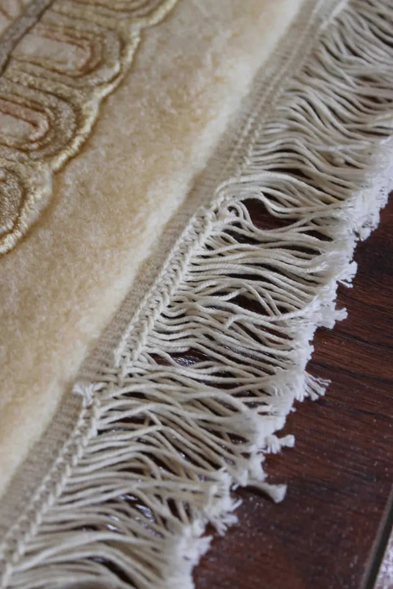 El Dokuma Bej Uşak Desenli Yün Halı