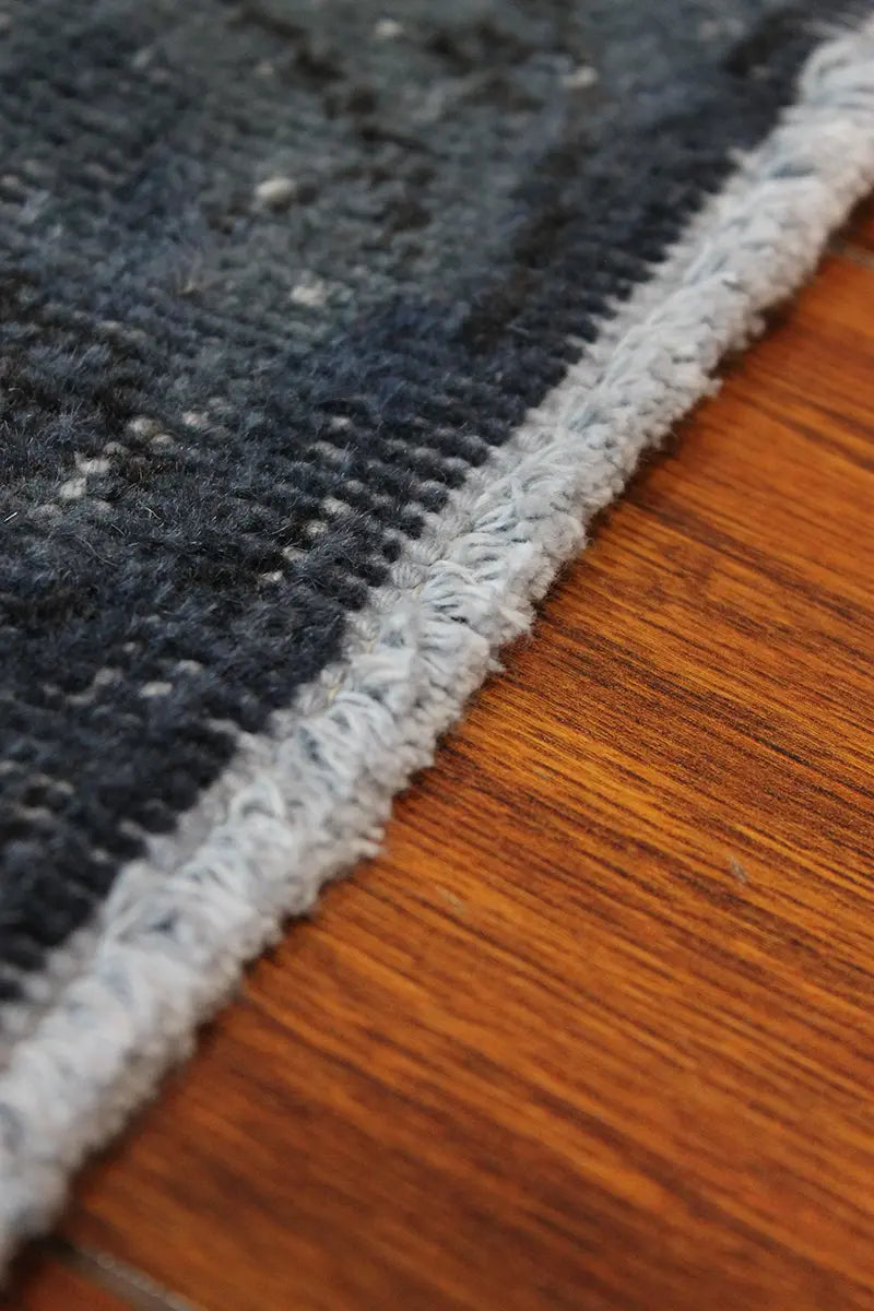 El Dokuma Lacivert Vintage Halı