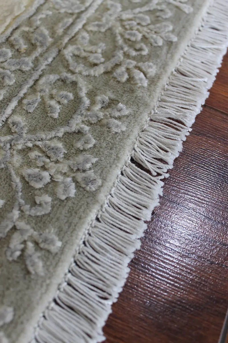 El Dokuma Krem Uşak Desenli Yün Halı