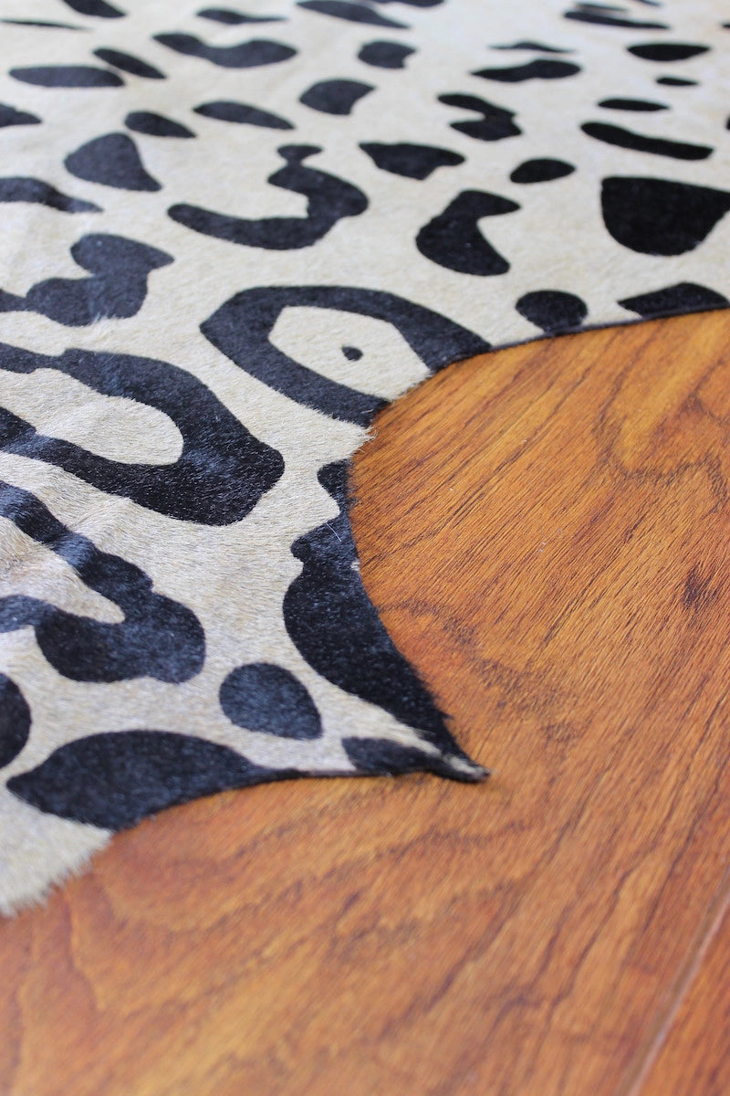 Leopar Desen Holstein Dana Postu