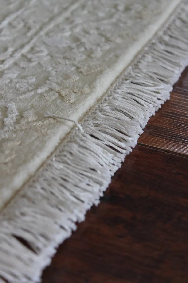 El Dokuma Krem Uşak Desenli Yün Halı