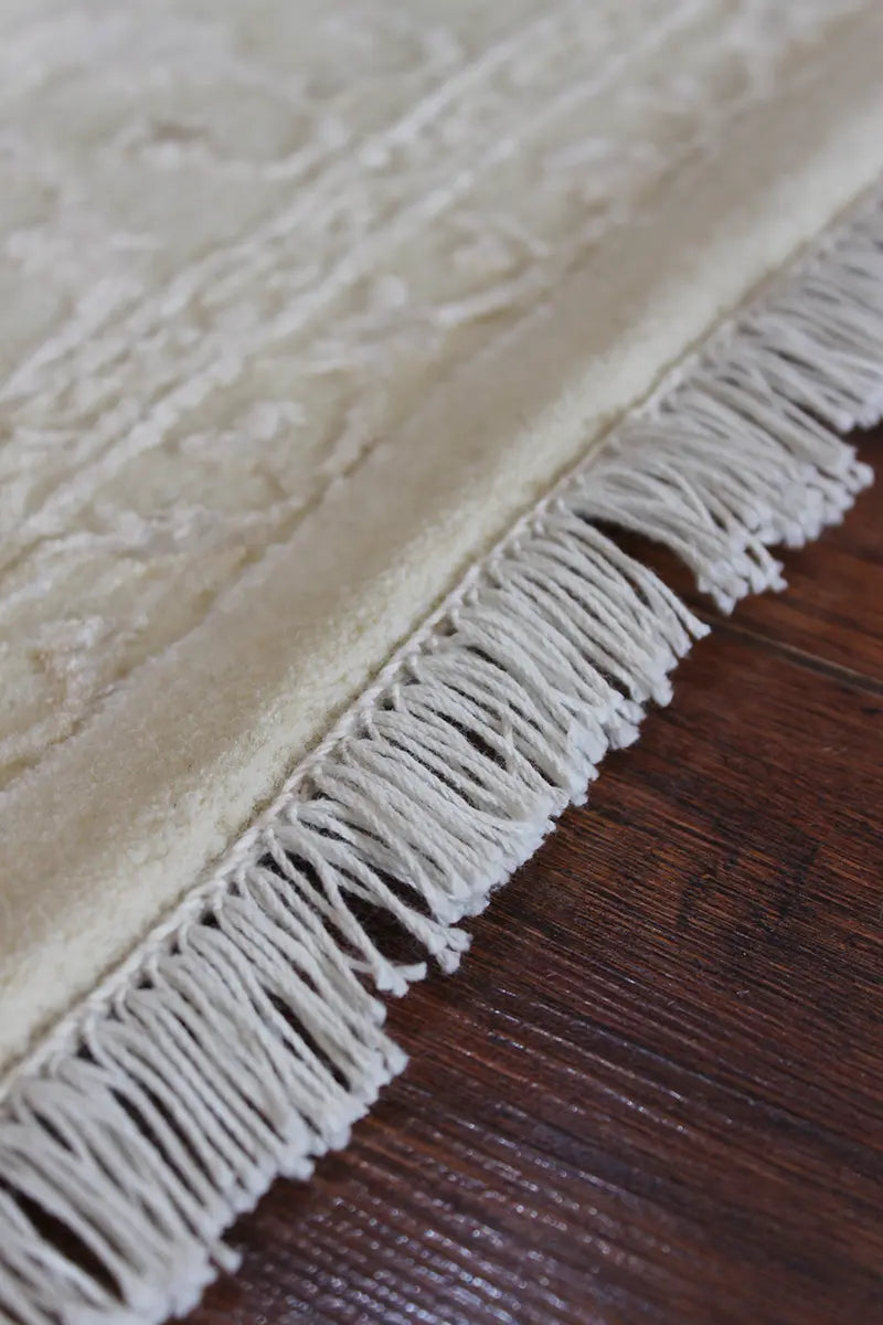 El Dokuma Krem Uşak Desenli Yün Halı