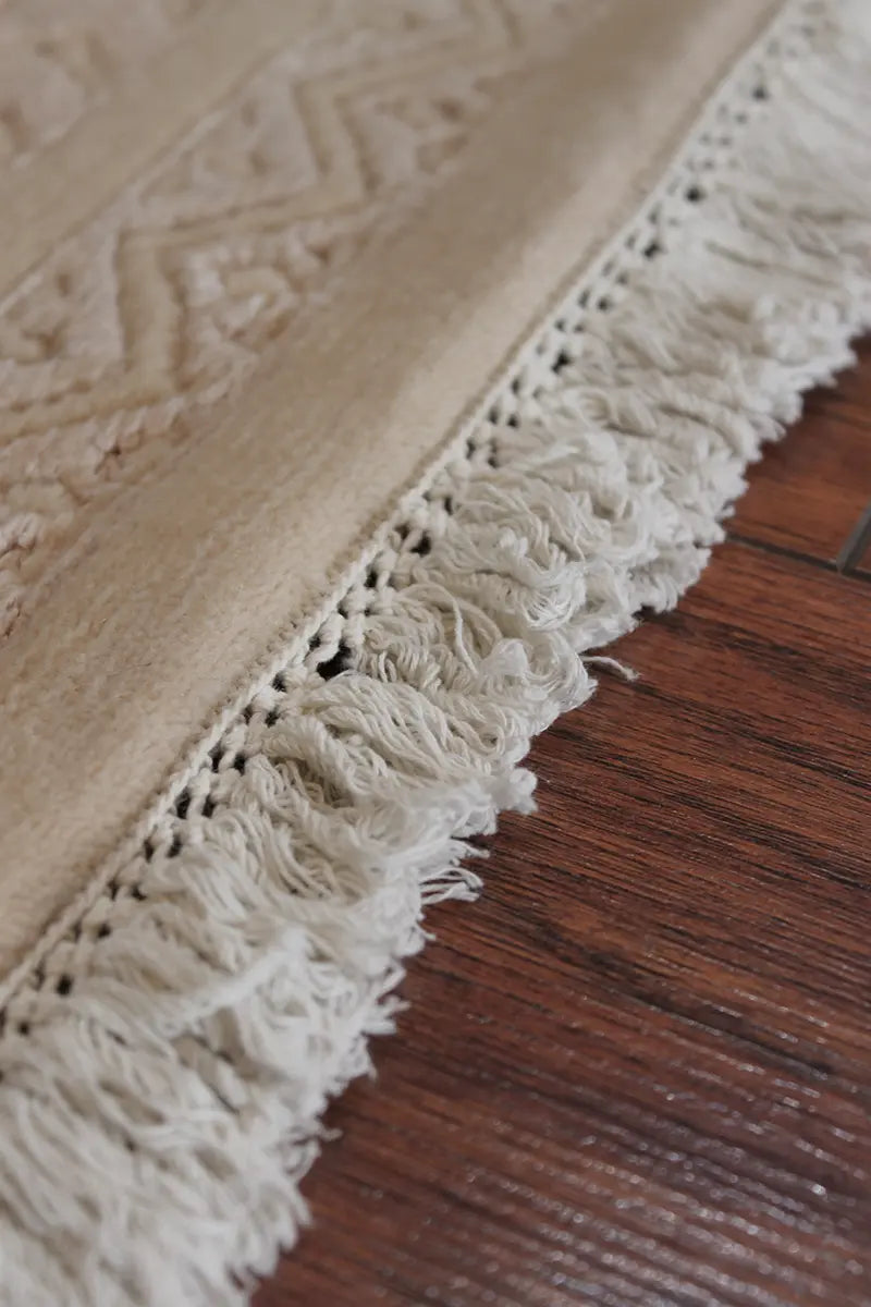 El Dokuma Krem Uşak Desenli Yün Halı