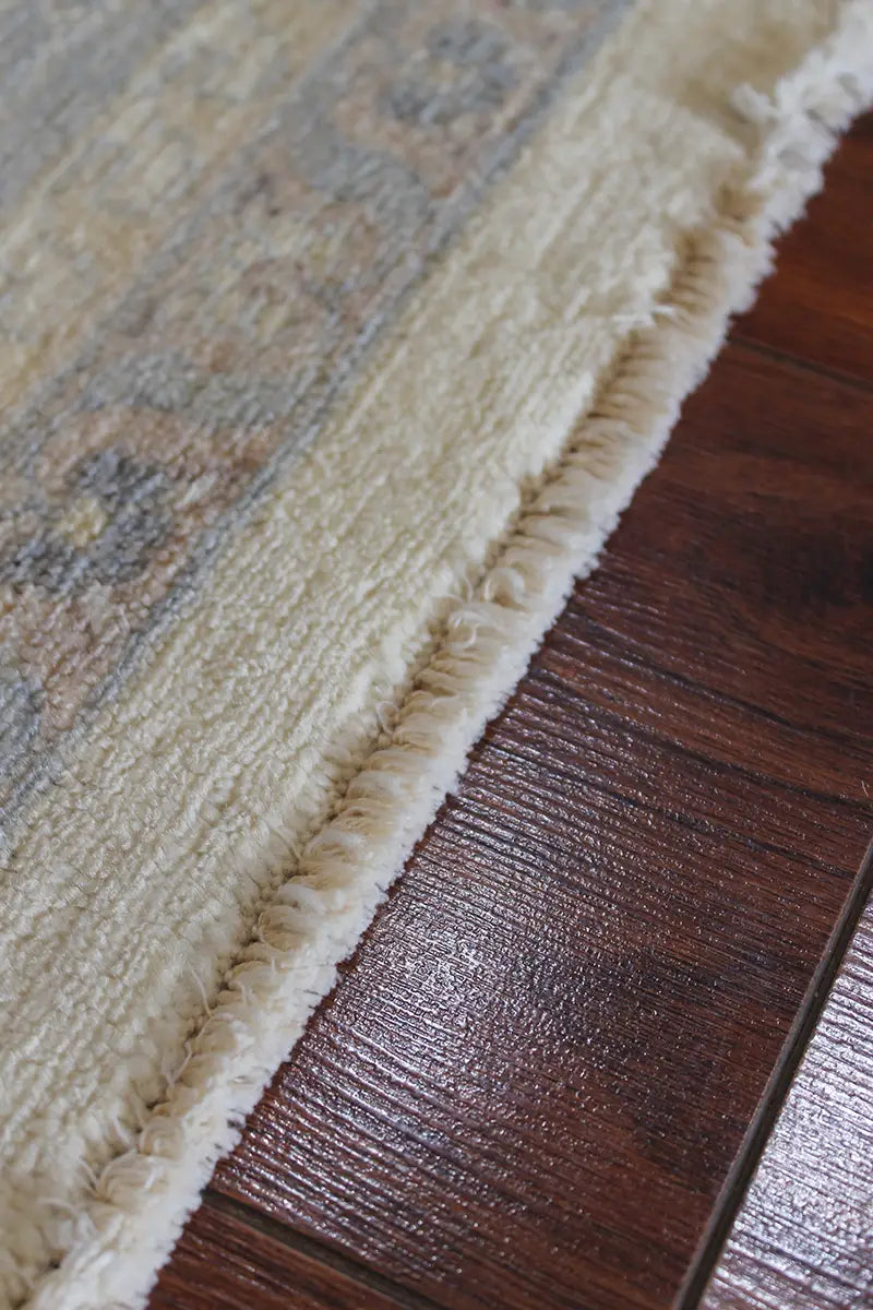 El Dokuma Bej Uşak Desenli Yün Halı