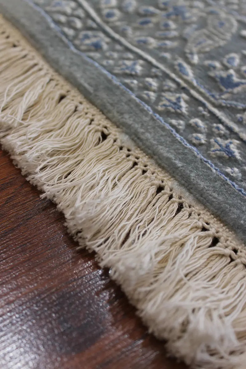 El Dokuma Mavi Uşak Desenli Yün Halı