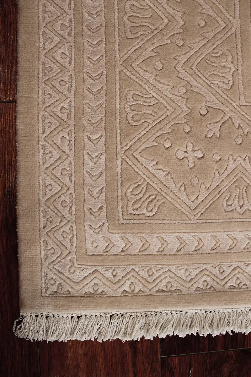El Dokuma Krem Uşak Desenli Yün Halı