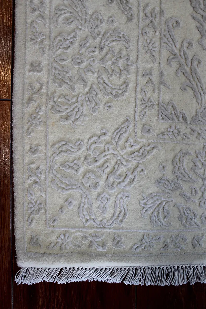 El Dokuma Krem Uşak Desenli Yün Halı